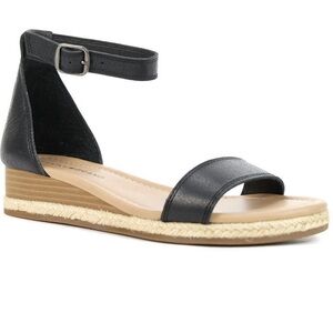 NEVER WORN - Lucky Brand Sandles